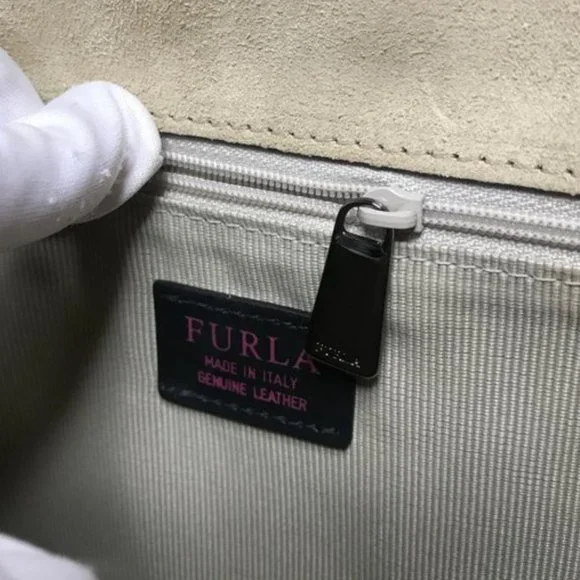 NWT Furla Beige Shoulder Bag made in Italy - Picture 4 of 9